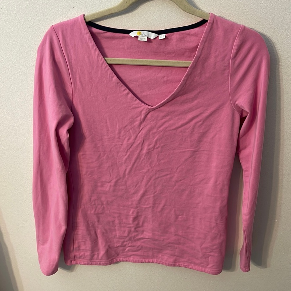 Boden pink soft v neck shirt